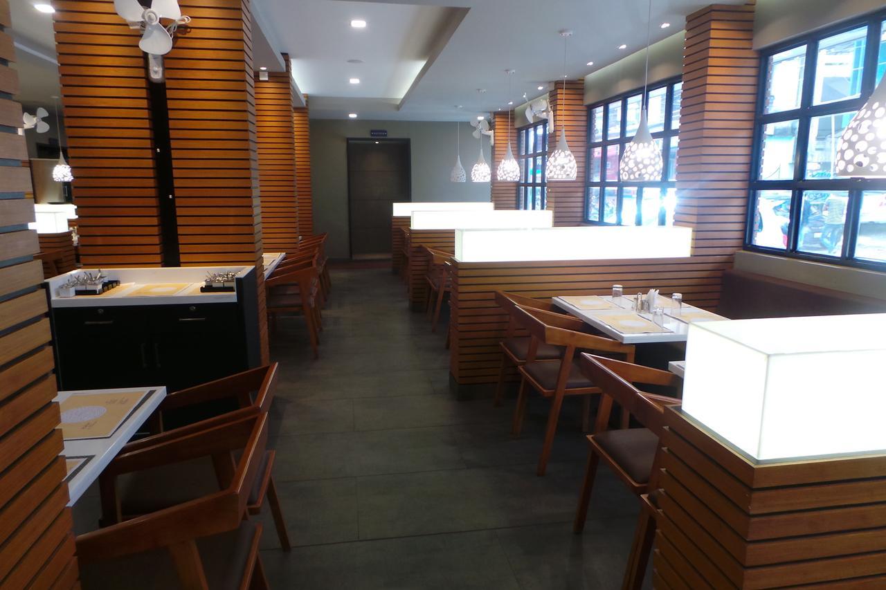 Hotel Saas Residency Kozhikode Esterno foto