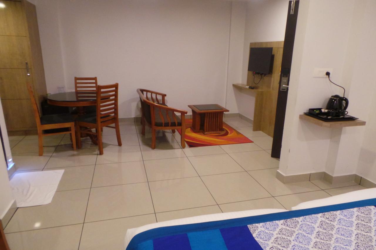 Hotel Saas Residency Kozhikode Esterno foto