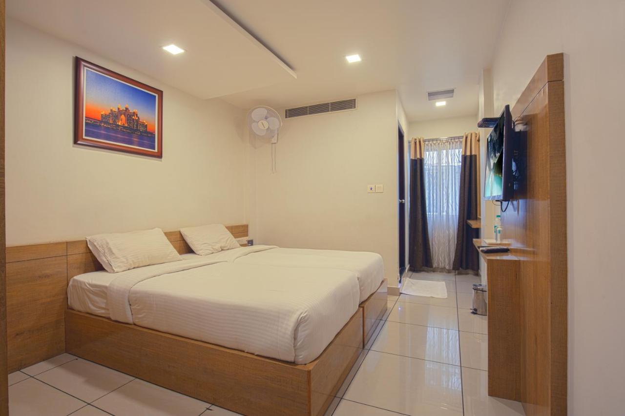 Hotel Saas Residency Kozhikode Esterno foto